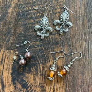 Assorted earring lot